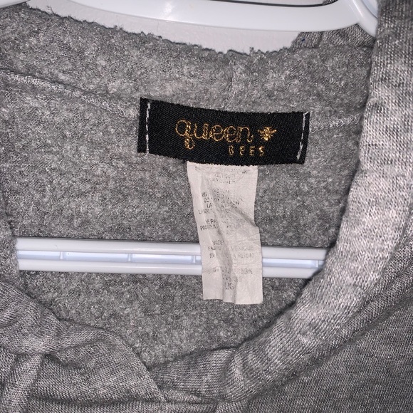 Queen Bees - Good Karma Cropped Hoodie - Picture 5 of 5